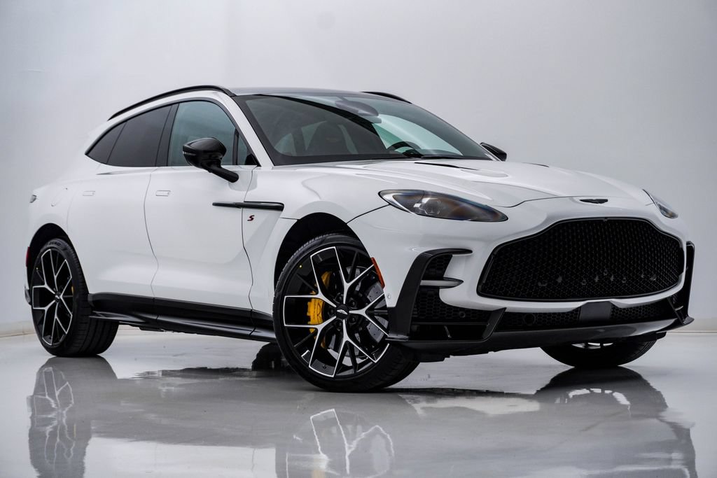 New 2026 Aston Martin DBX 707