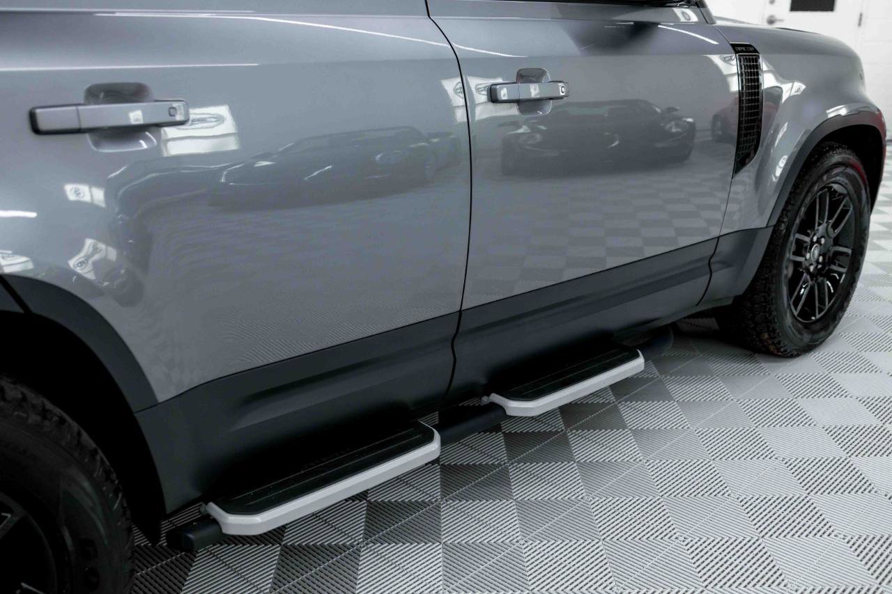 2023 Land Rover Defender 130 SE