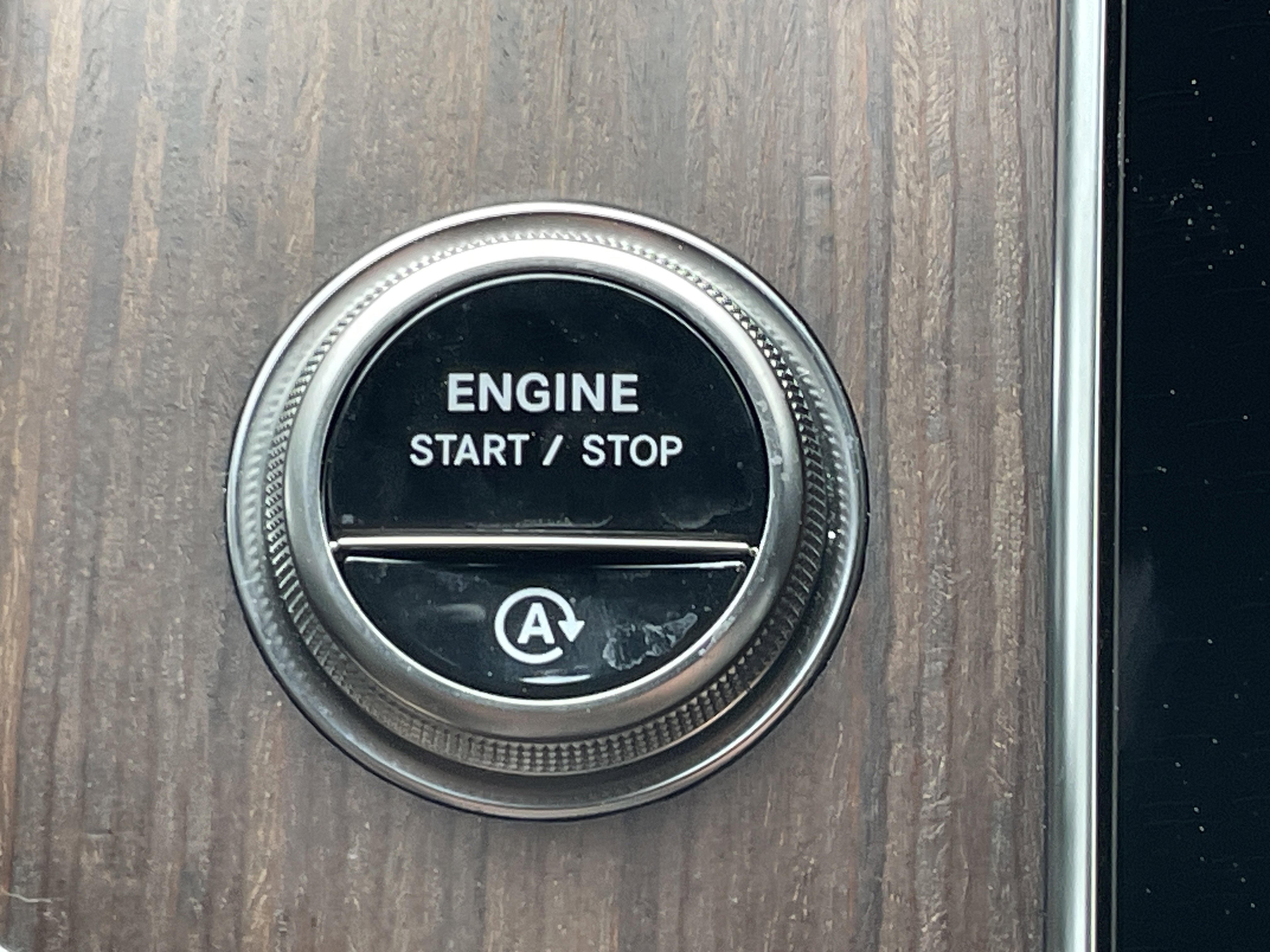 2025 Mercedes-Benz GLC 300