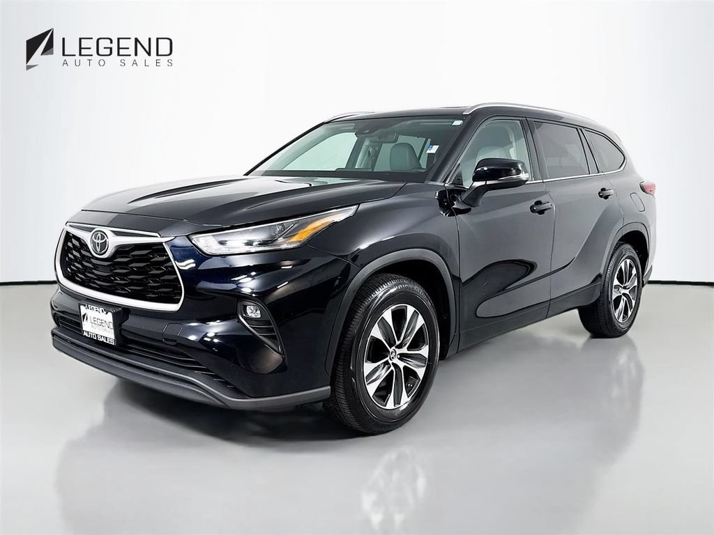 Used 2021 Toyota Highlander XLE