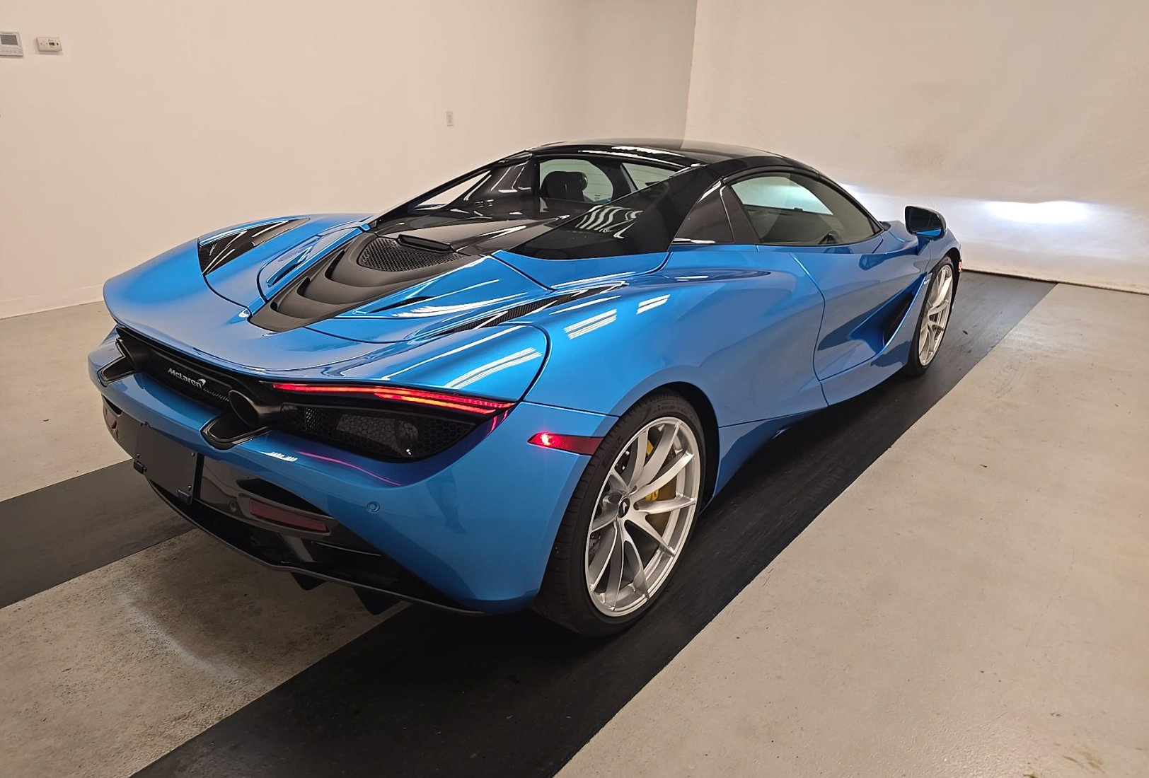 Used 2022 McLaren 720S Spider photo 5