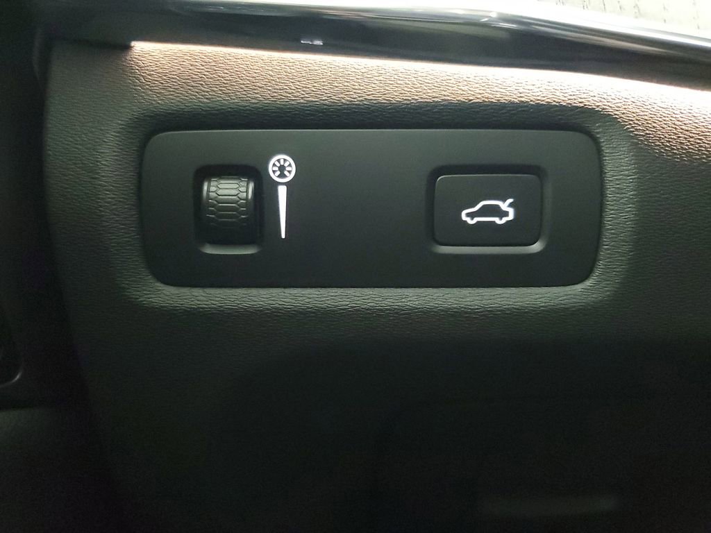 2022 Volvo S90 B6 Inscription