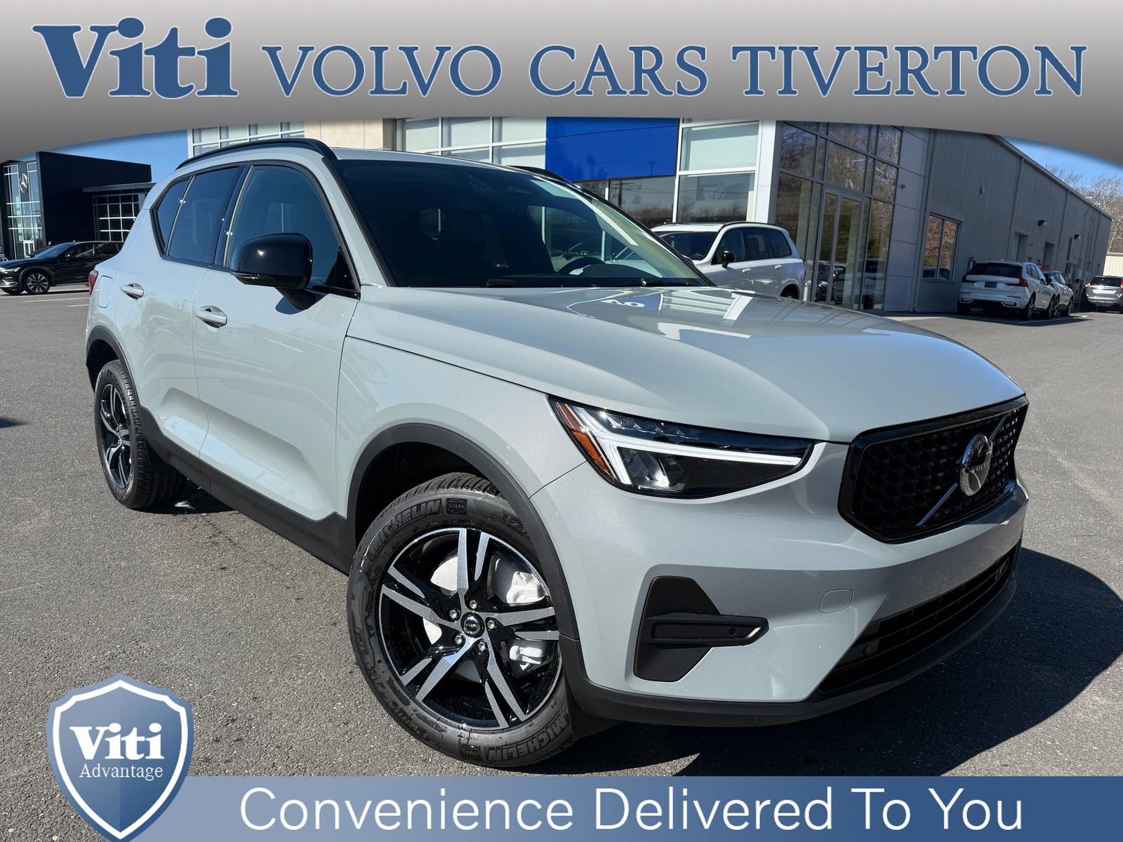 New 2026 Volvo XC40 B5 Core w/ Climate Package