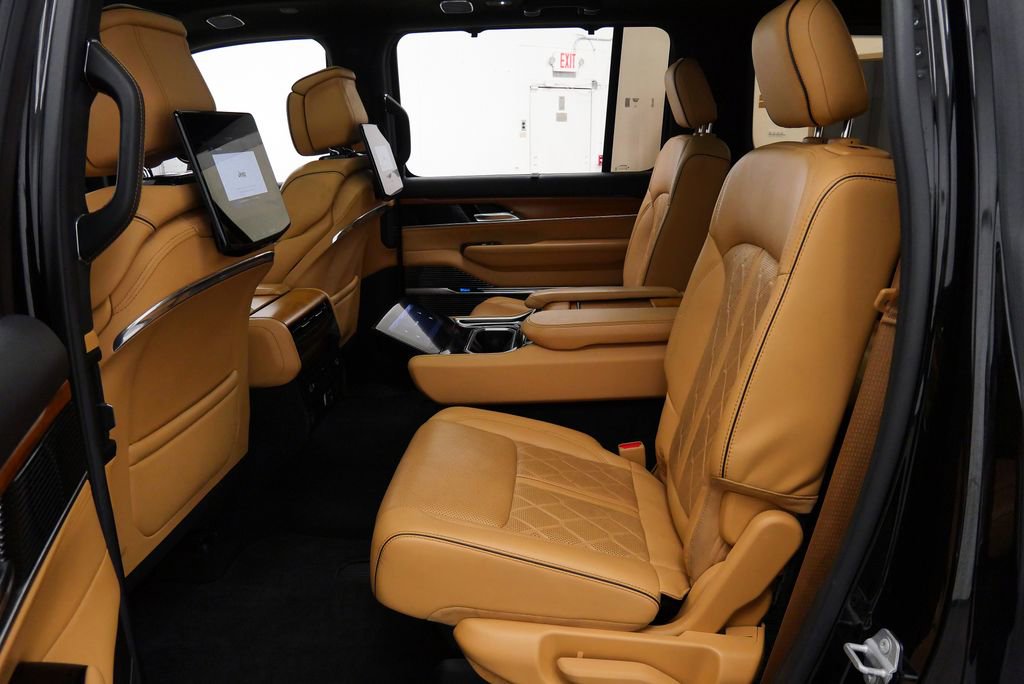 2022 Jeep Grand Wagoneer Series III