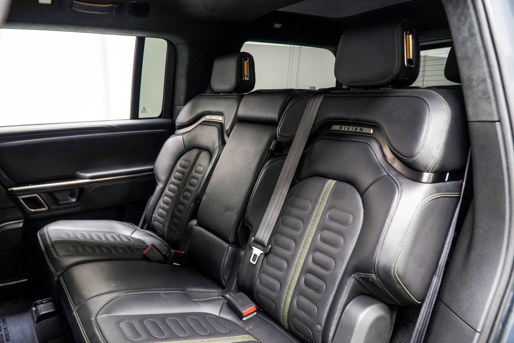 2024 Rivian R1S Adventure