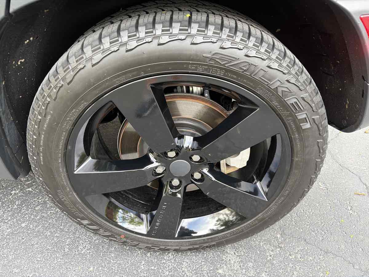 2024 Land Rover Defender 110 SE