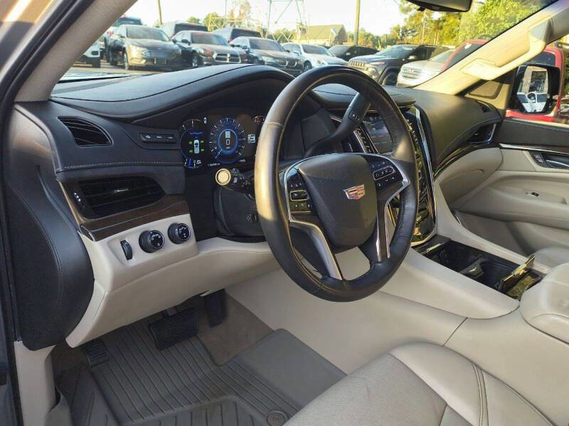 2018 Cadillac Escalade Luxury