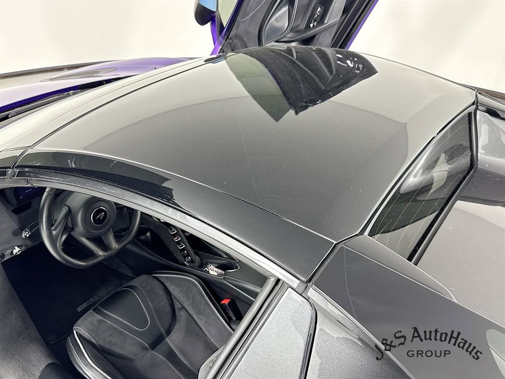Used 2020 McLaren 720S Performance photo 16