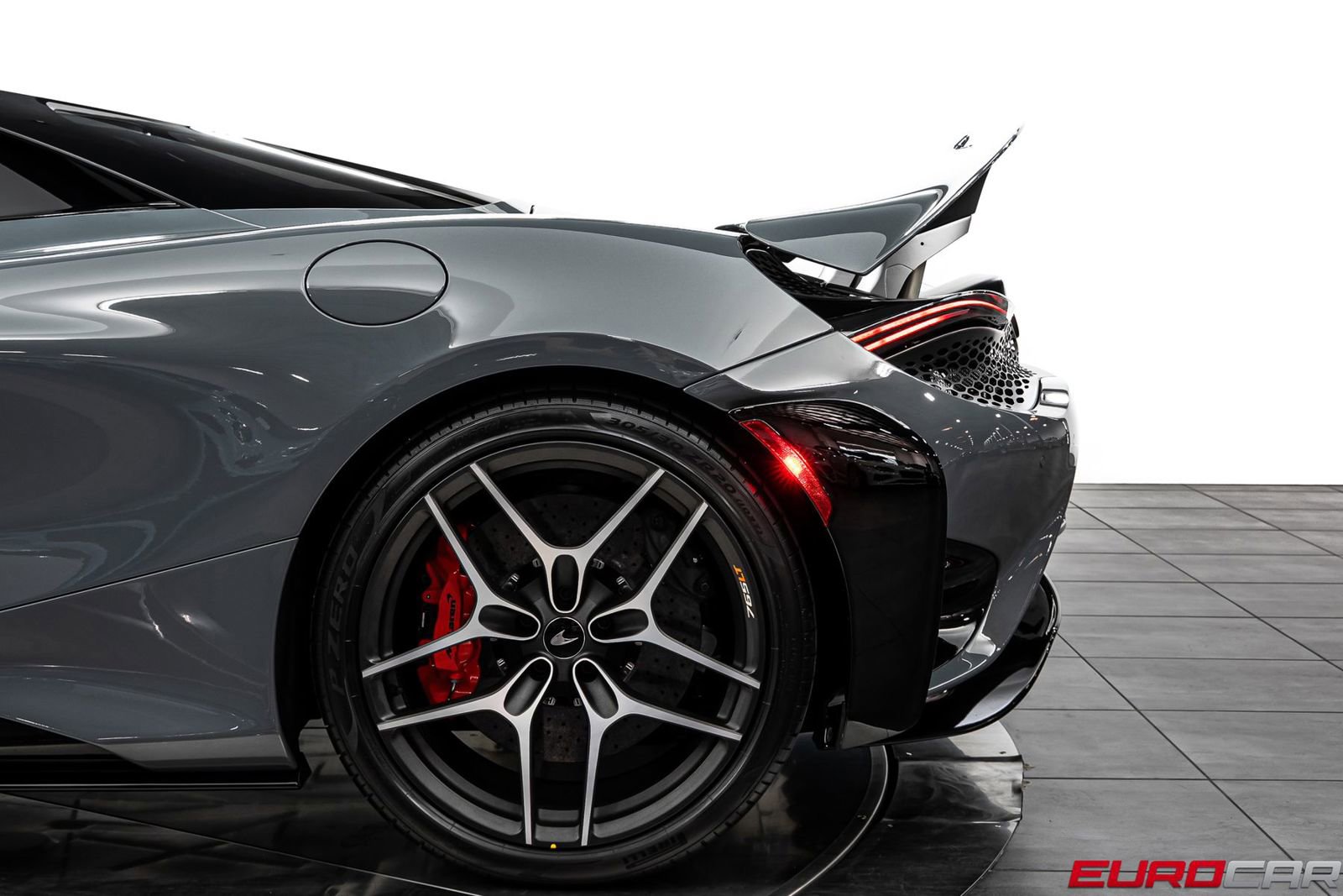 Used 2022 McLaren 765LT photo 22
