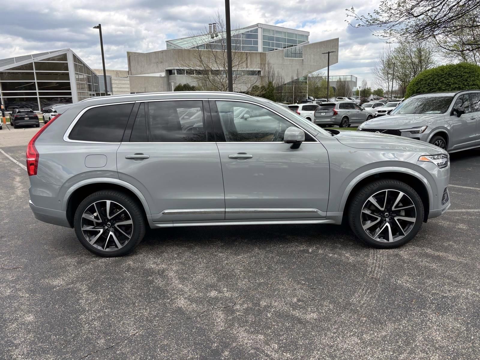 2024 Volvo Xc90 B6 Plus