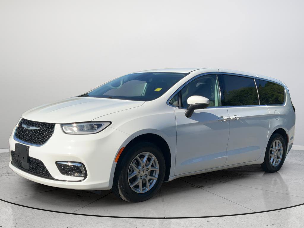 2023 Chrysler Pacifica Touring-L