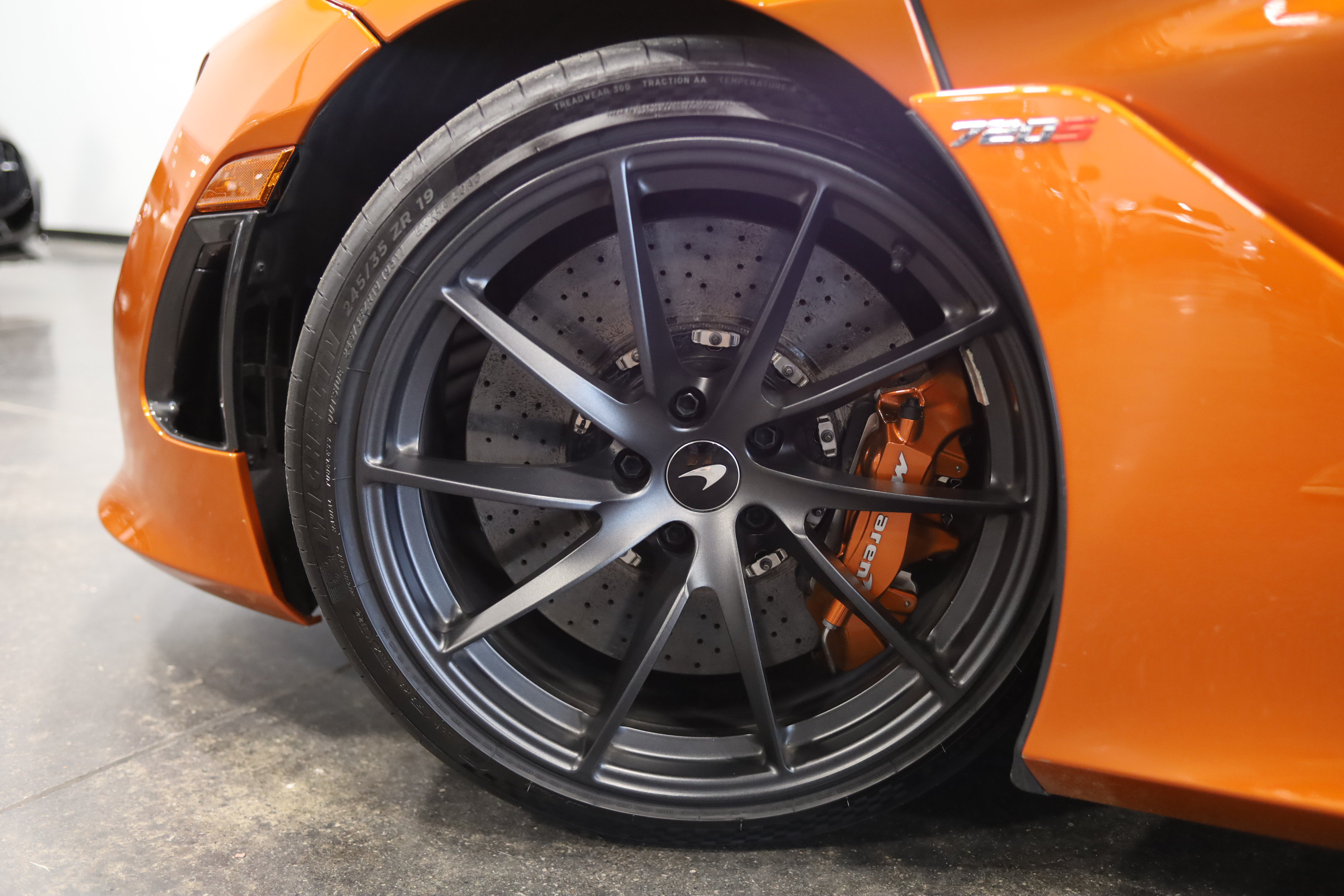 Used 2019 McLaren 720S Performance photo 12