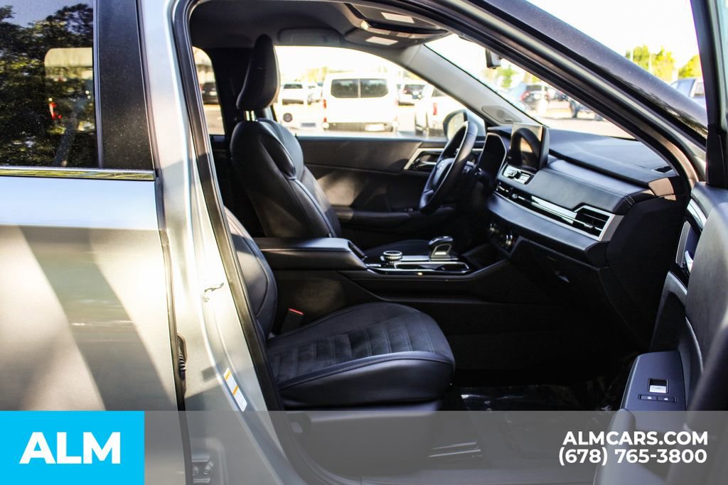 2025 Mitsubishi Outlander SE