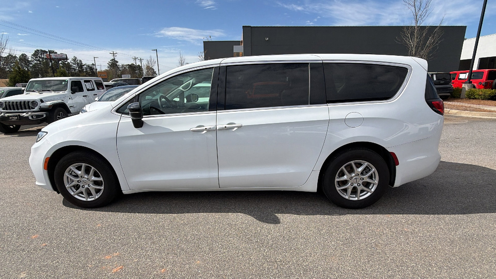 2024 Chrysler Pacifica Touring-L