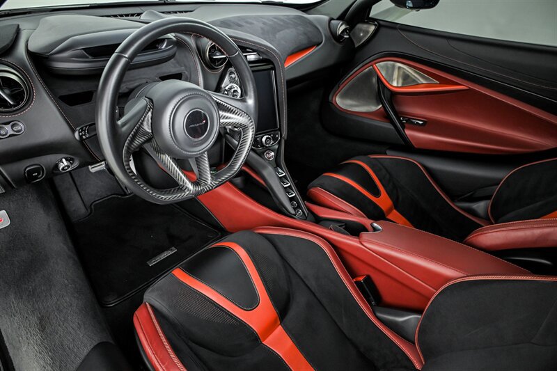 Used 2018 McLaren 720S photo 16