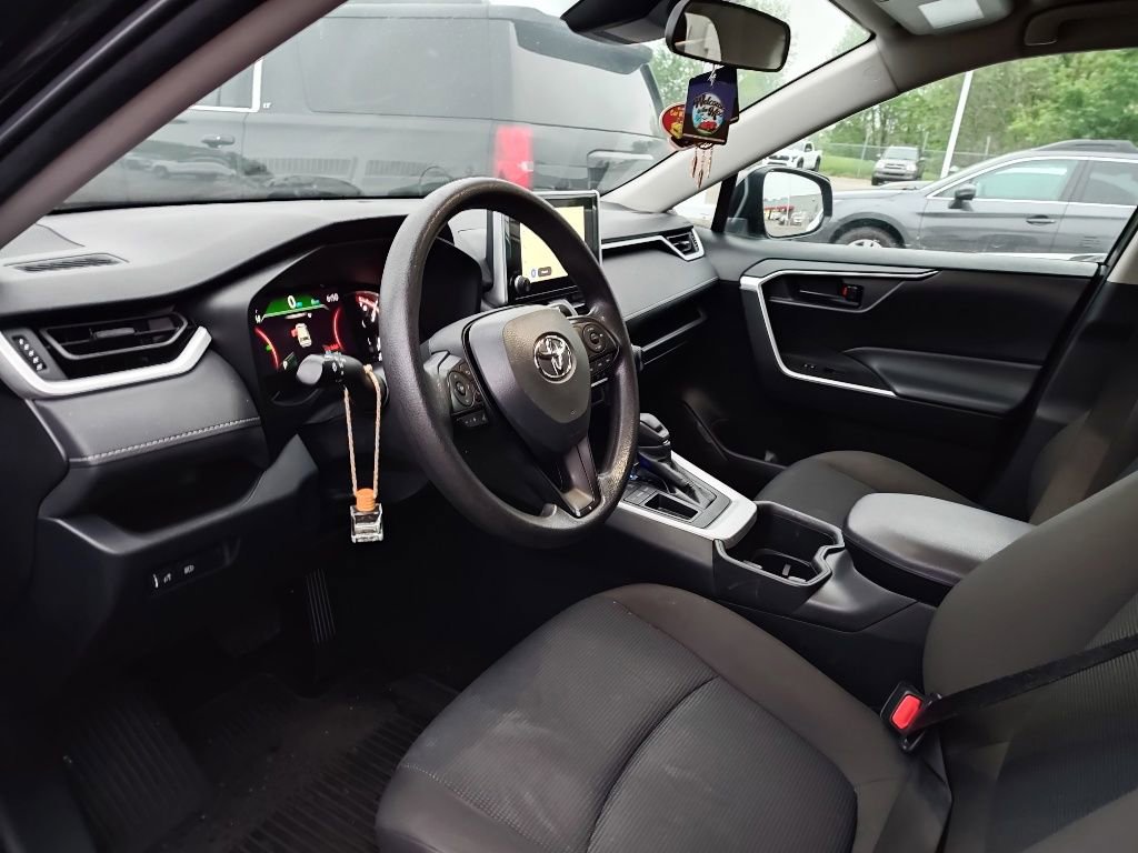 2023 Toyota Rav4 LE