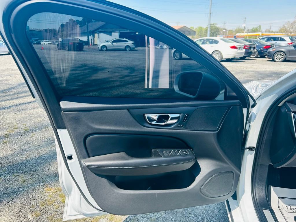 2020 Volvo S60 T5 Momentum