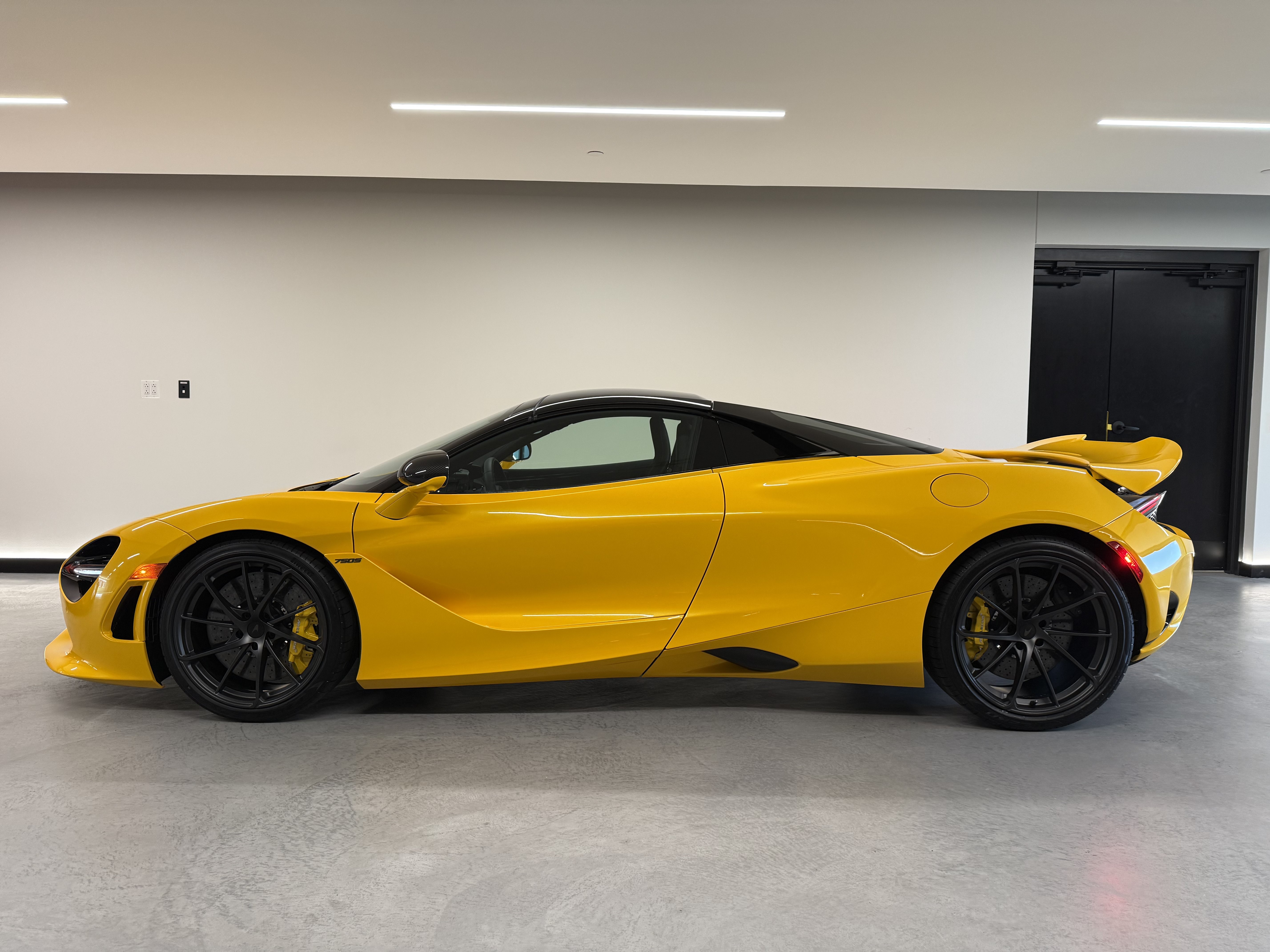 New 2027 McLaren 750S Spider 1
