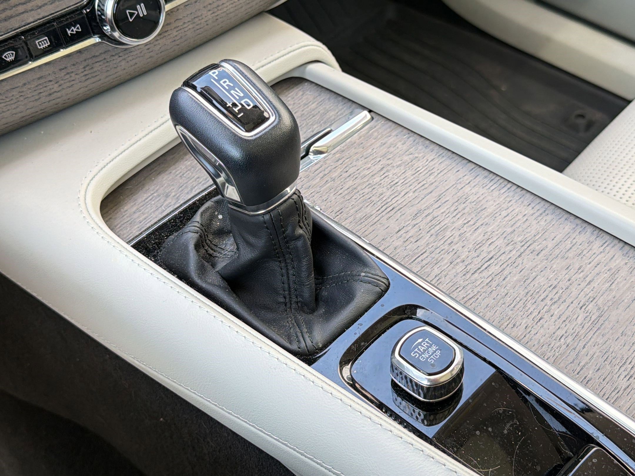 2022 Volvo Xc90 T6 Inscription