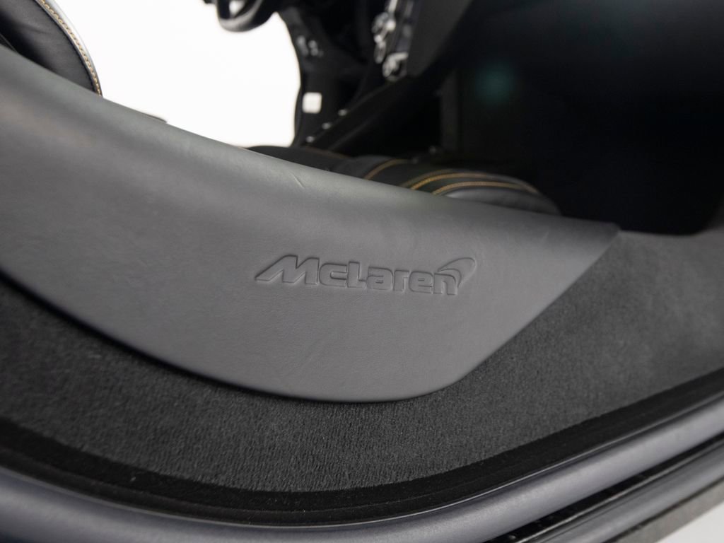 Used 2021 McLaren 720S Performance photo 34