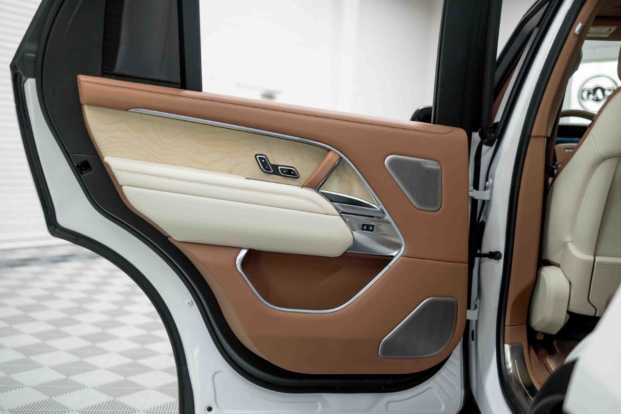 2024 Land Rover Range Rover SV