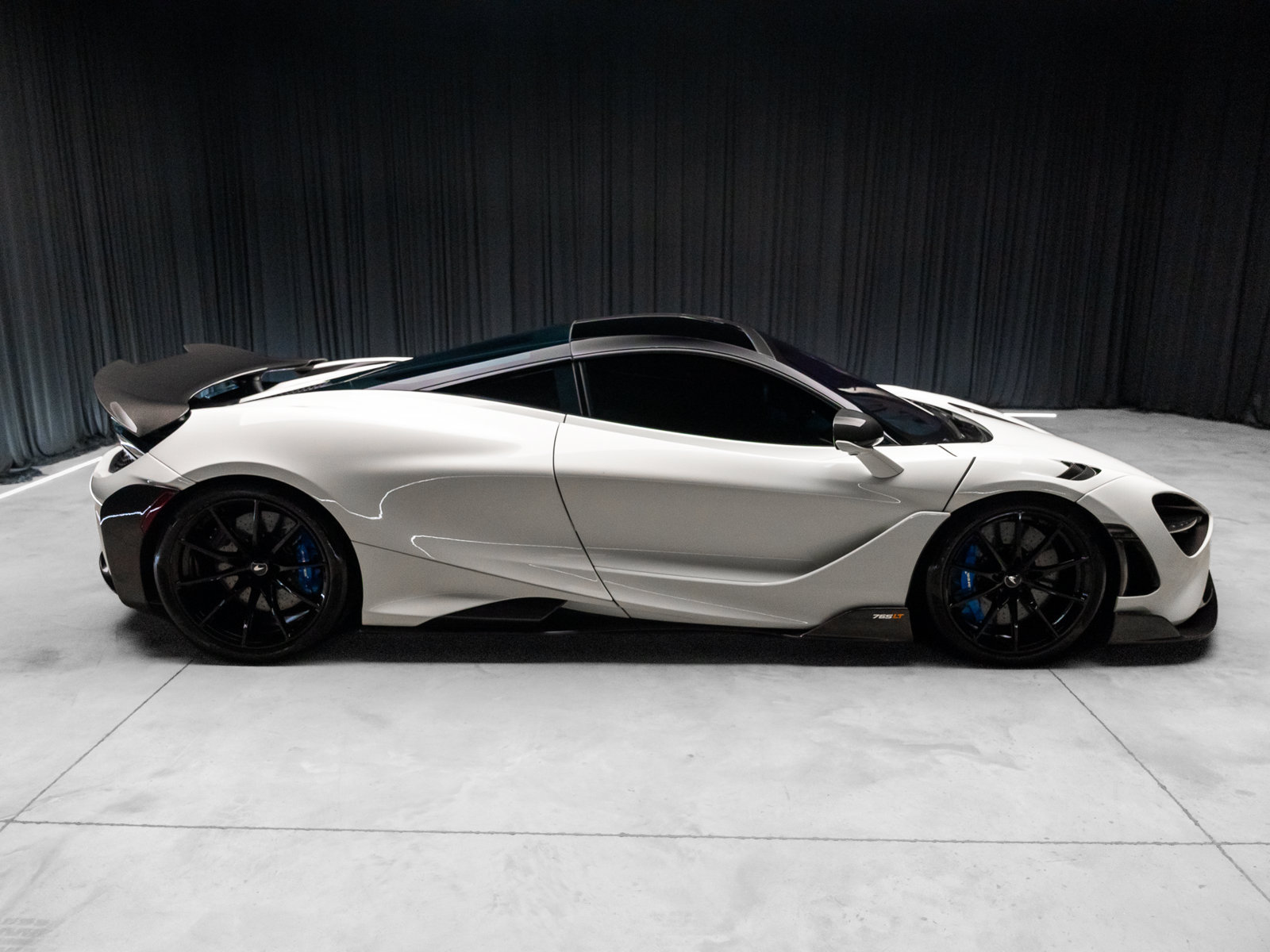 Used 2021 McLaren 765LT photo 2