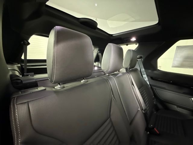 2026 Land Rover Discovery S