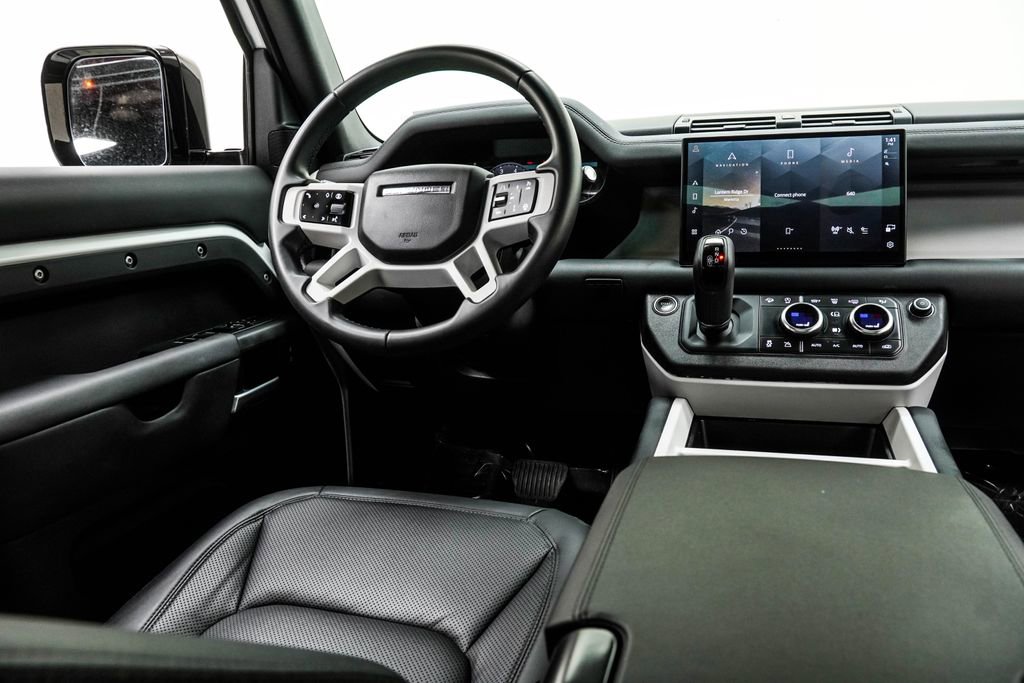 2025 Land Rover Defender 110 S