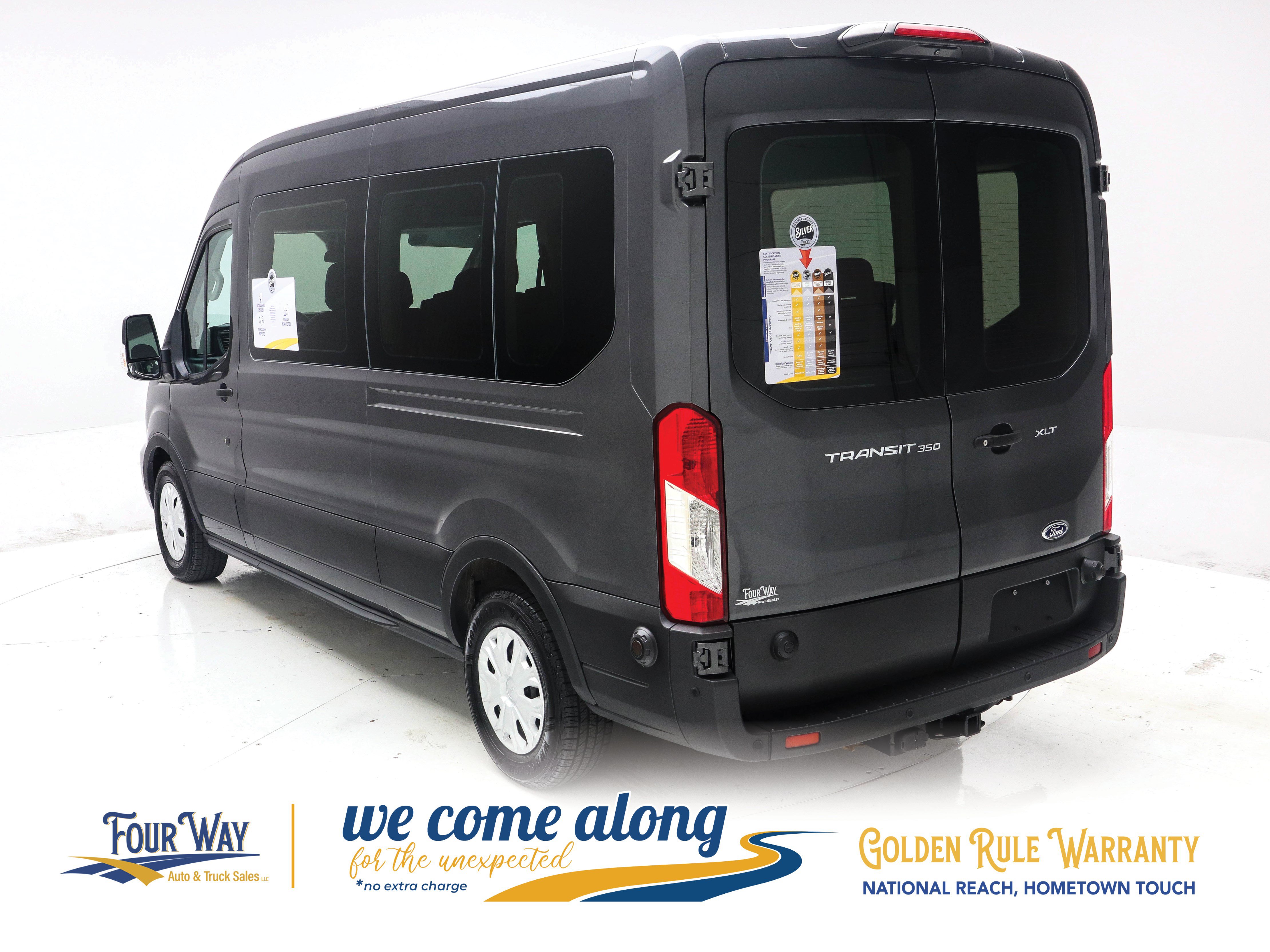 2020 Ford Transit Passenger Van XLT - Photo 6