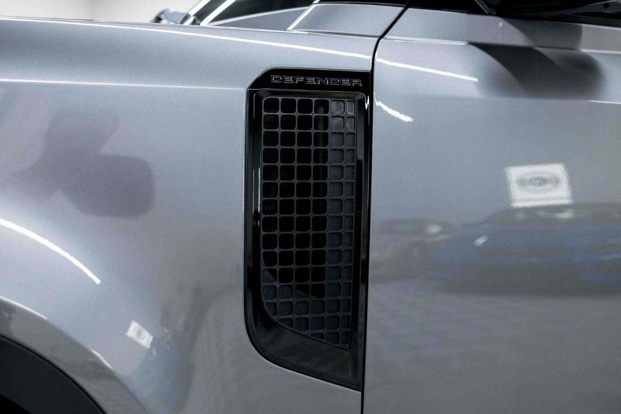 2023 Land Rover Defender 130 SE
