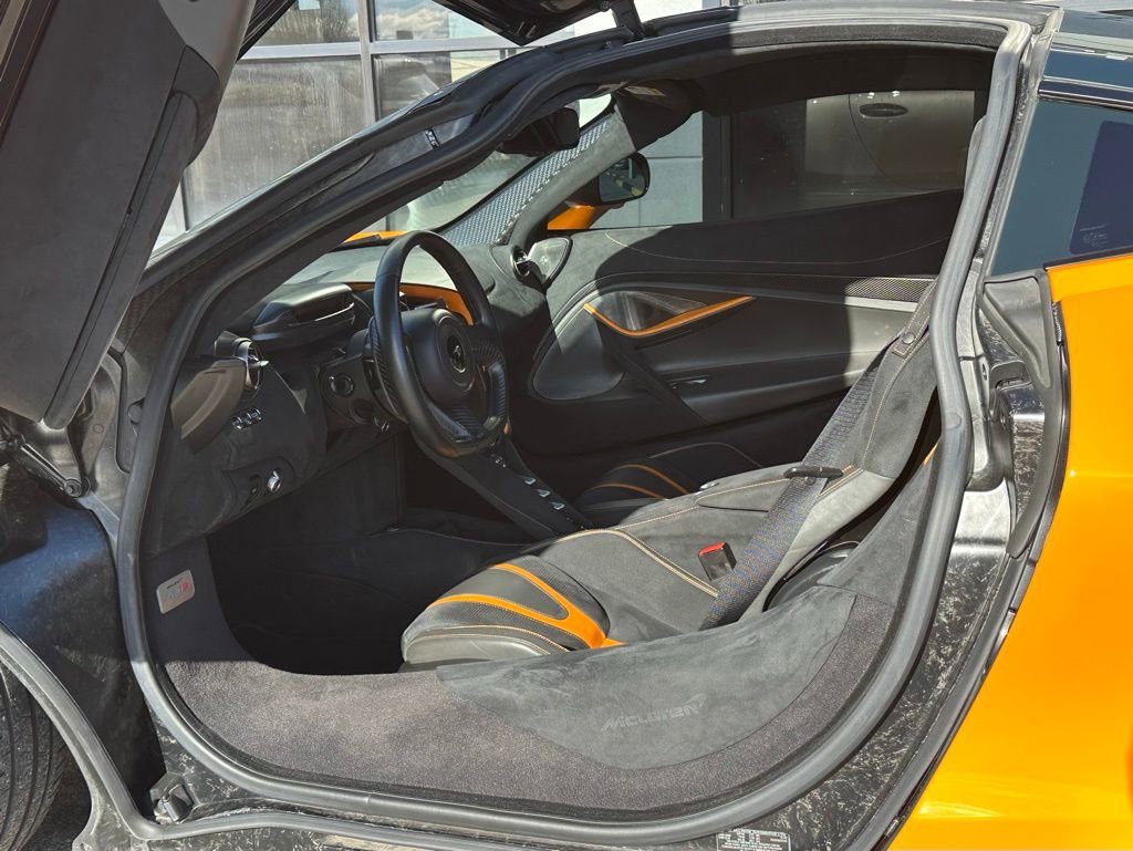 Used 2019 McLaren 720S Performance photo 22