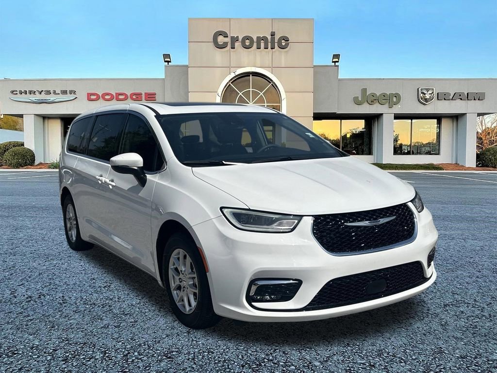 2023 Chrysler Pacifica Touring-L