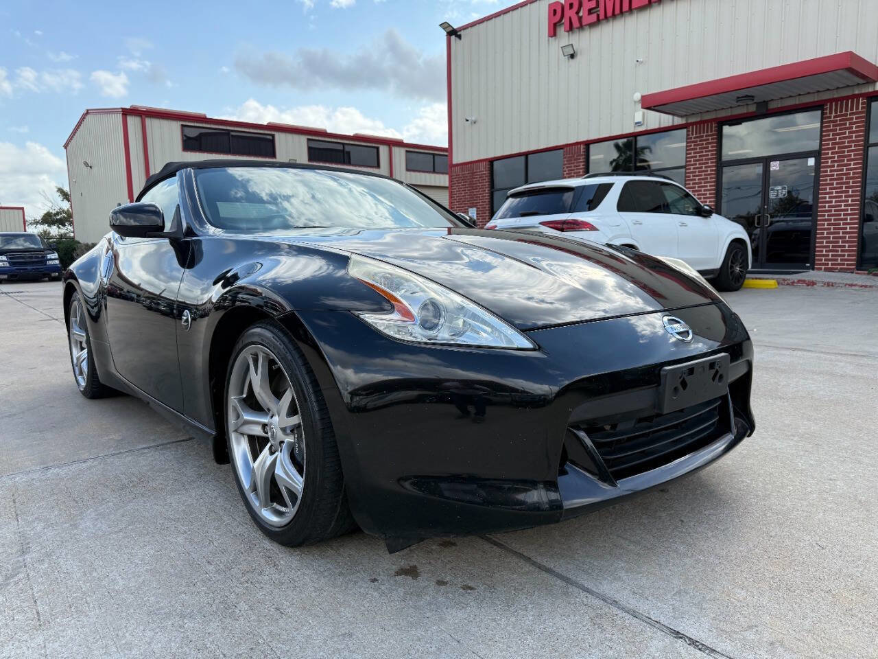 Used 2010 Nissan 370Z Touring w/ Sport Pkg