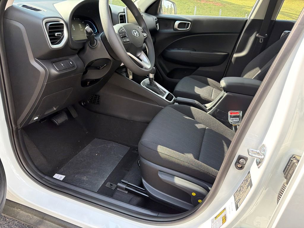 2026 Hyundai Venue SE