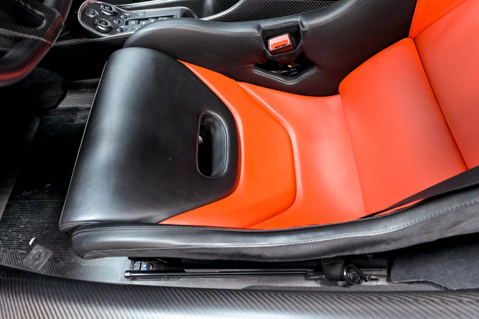 Used 2019 McLaren 600LT photo 7