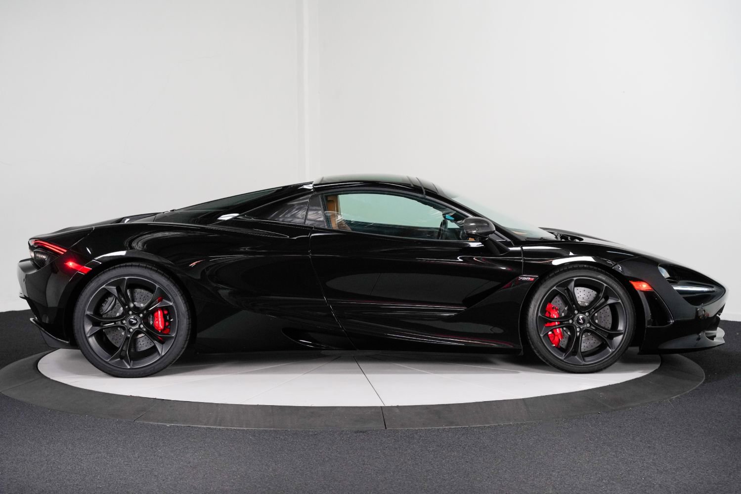 Used 2020 McLaren 720S Luxury photo 9