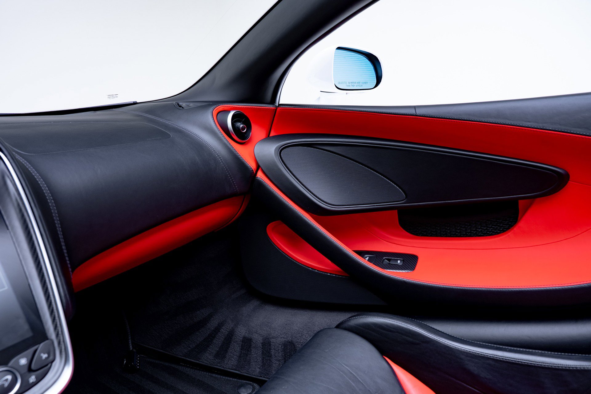 Used 2020 McLaren 600LT Spider photo 26