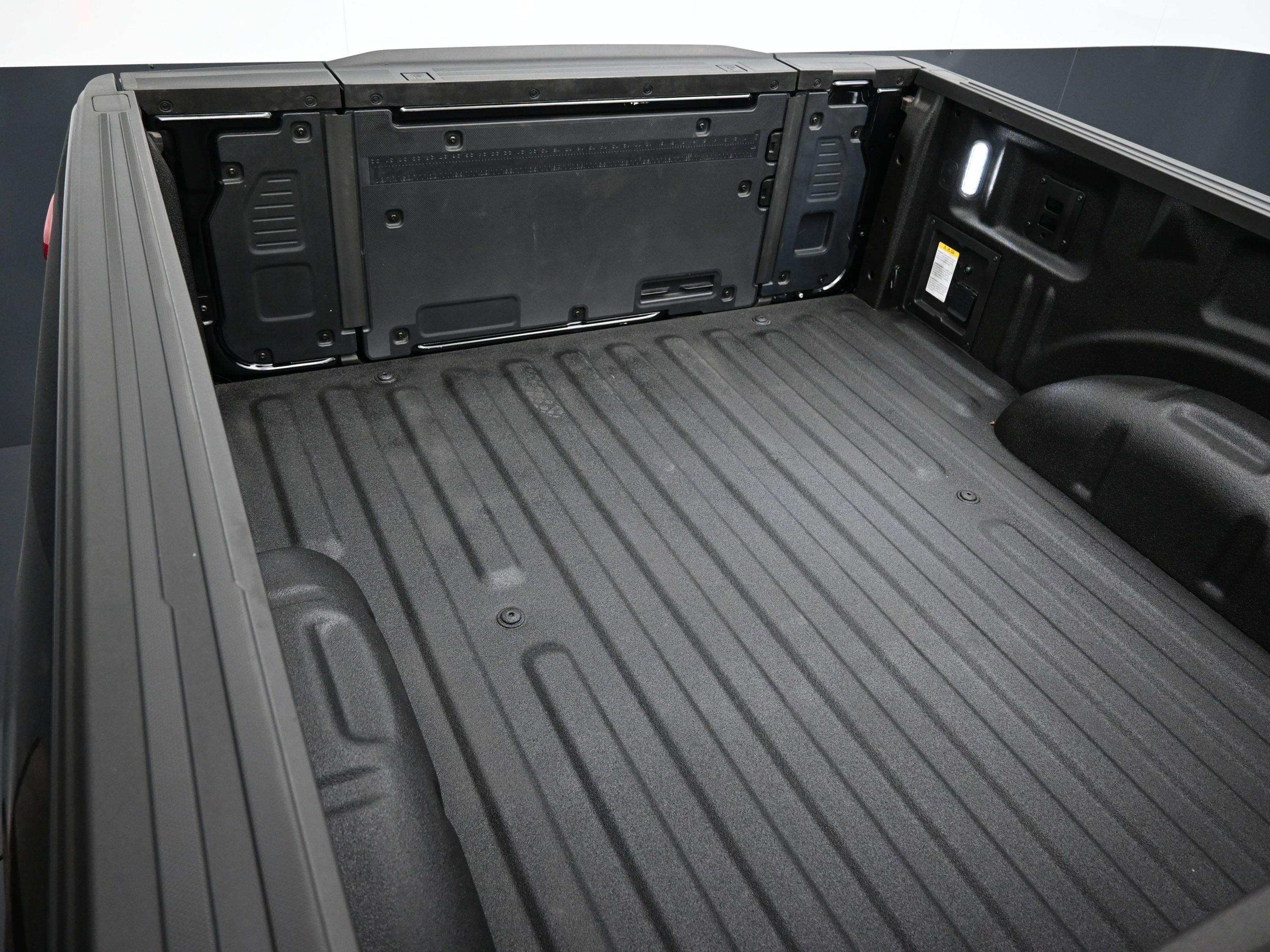 2025 Ford F150 Platinum