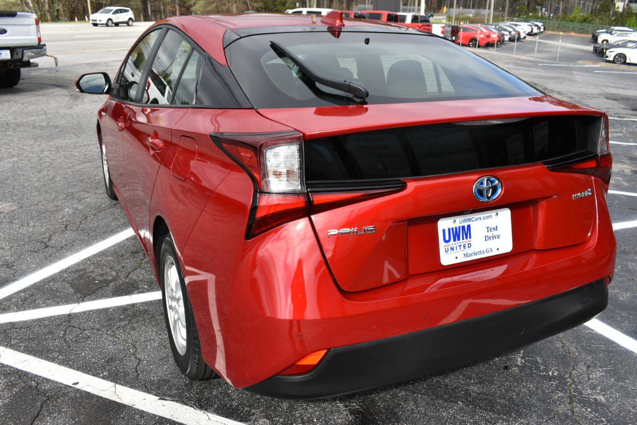 2022 Toyota Prius LE