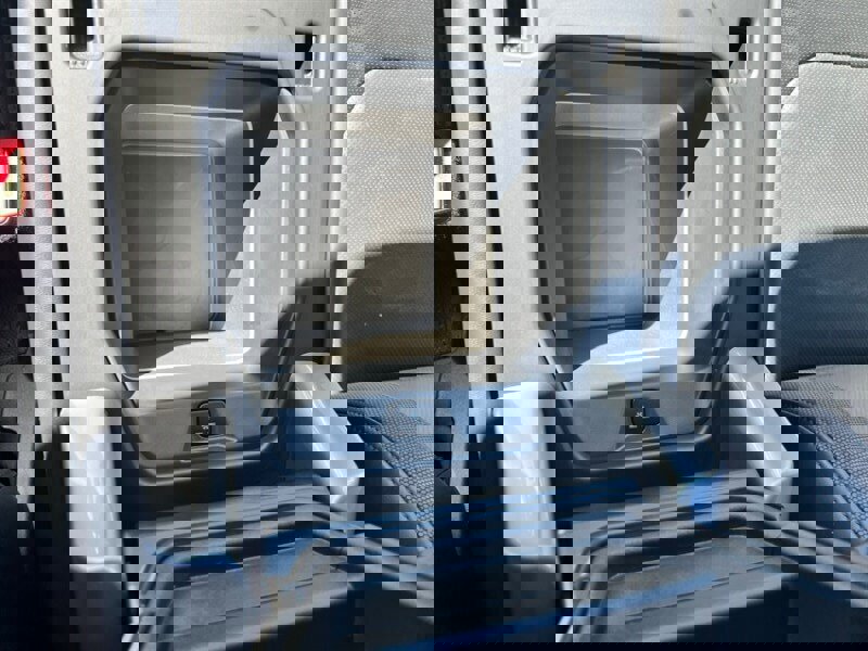 2023 Land Rover Defender 130 X-Dynamic SE