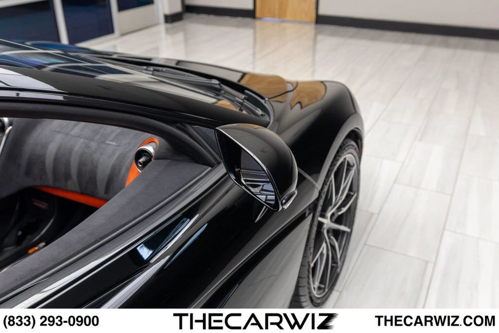 Used 2020 McLaren 600LT Spider photo 28