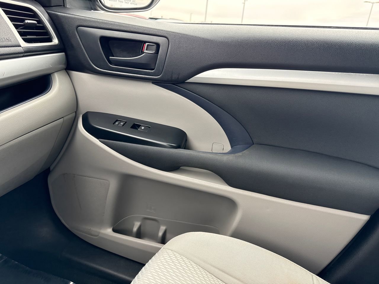 2015 Toyota Highlander LE