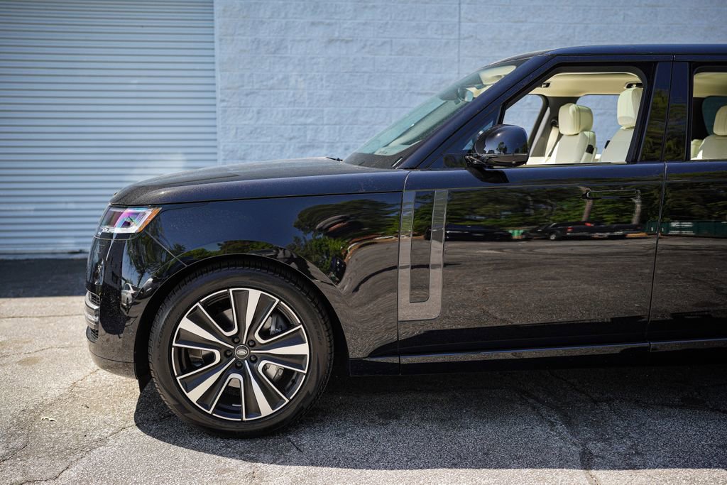 2025 Land Rover Range Rover SE