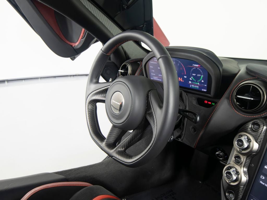 Used 2018 McLaren 720S photo 30