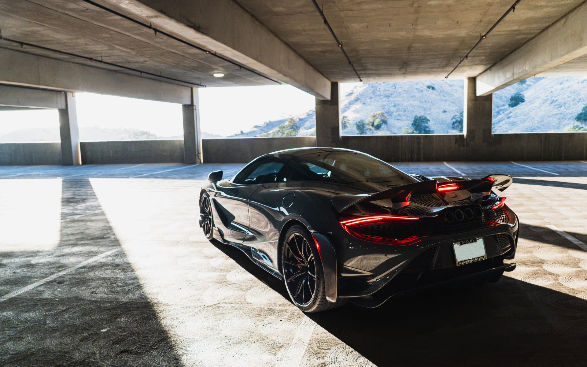Used 2021 McLaren 765LT photo 14