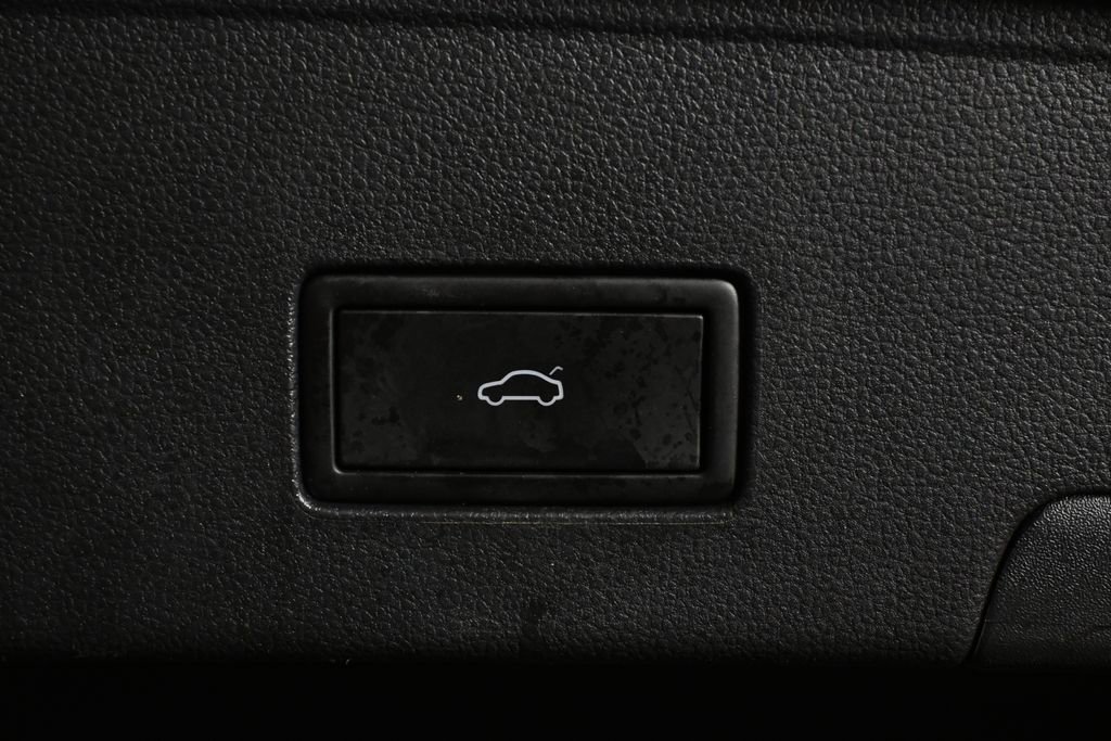 2022 Volkswagen Atlas Cross Sport SEL Premium R-Line