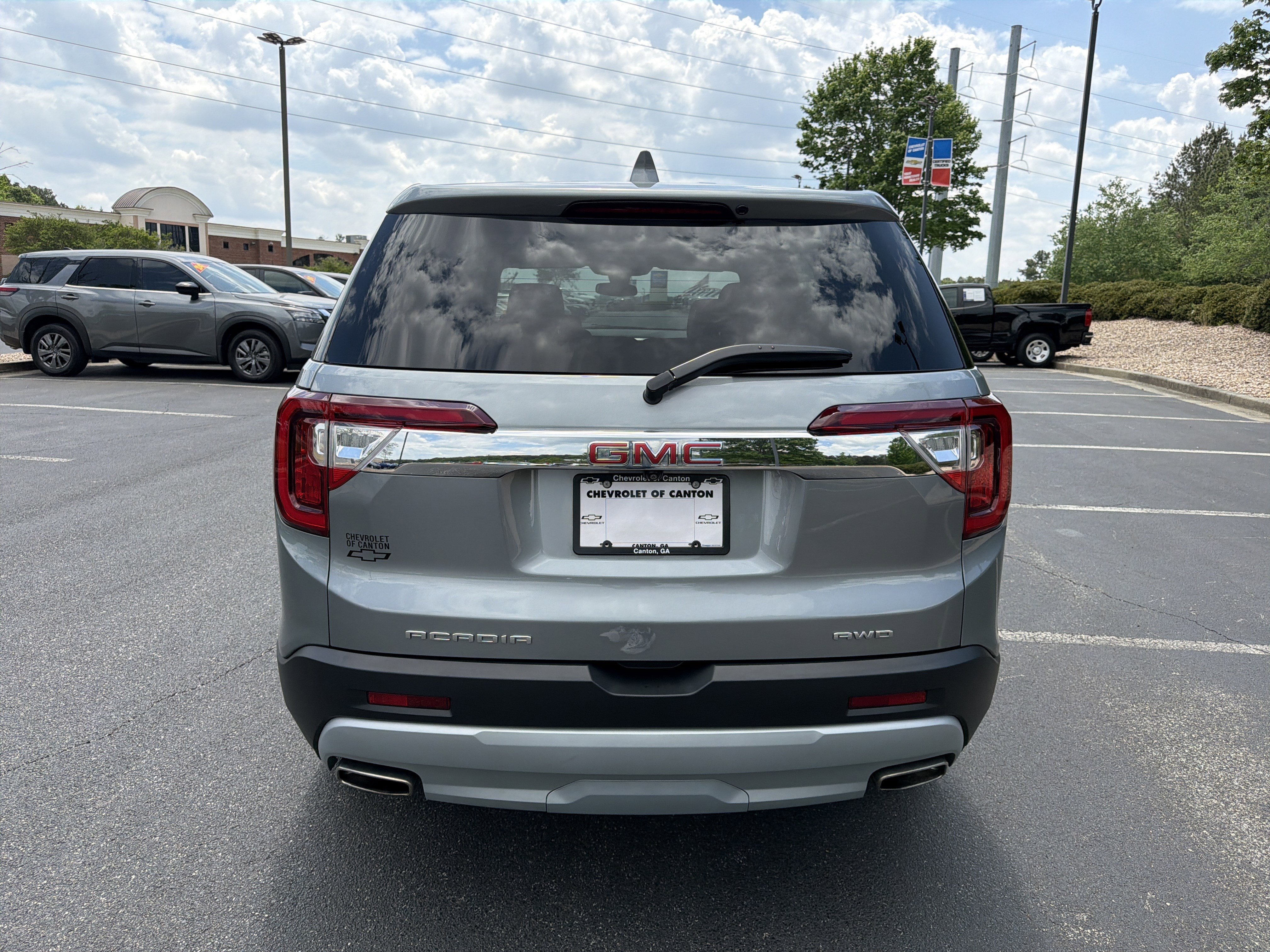 2023 GMC Acadia SLE