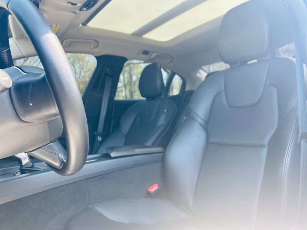 2020 Volvo S60 T5 Momentum