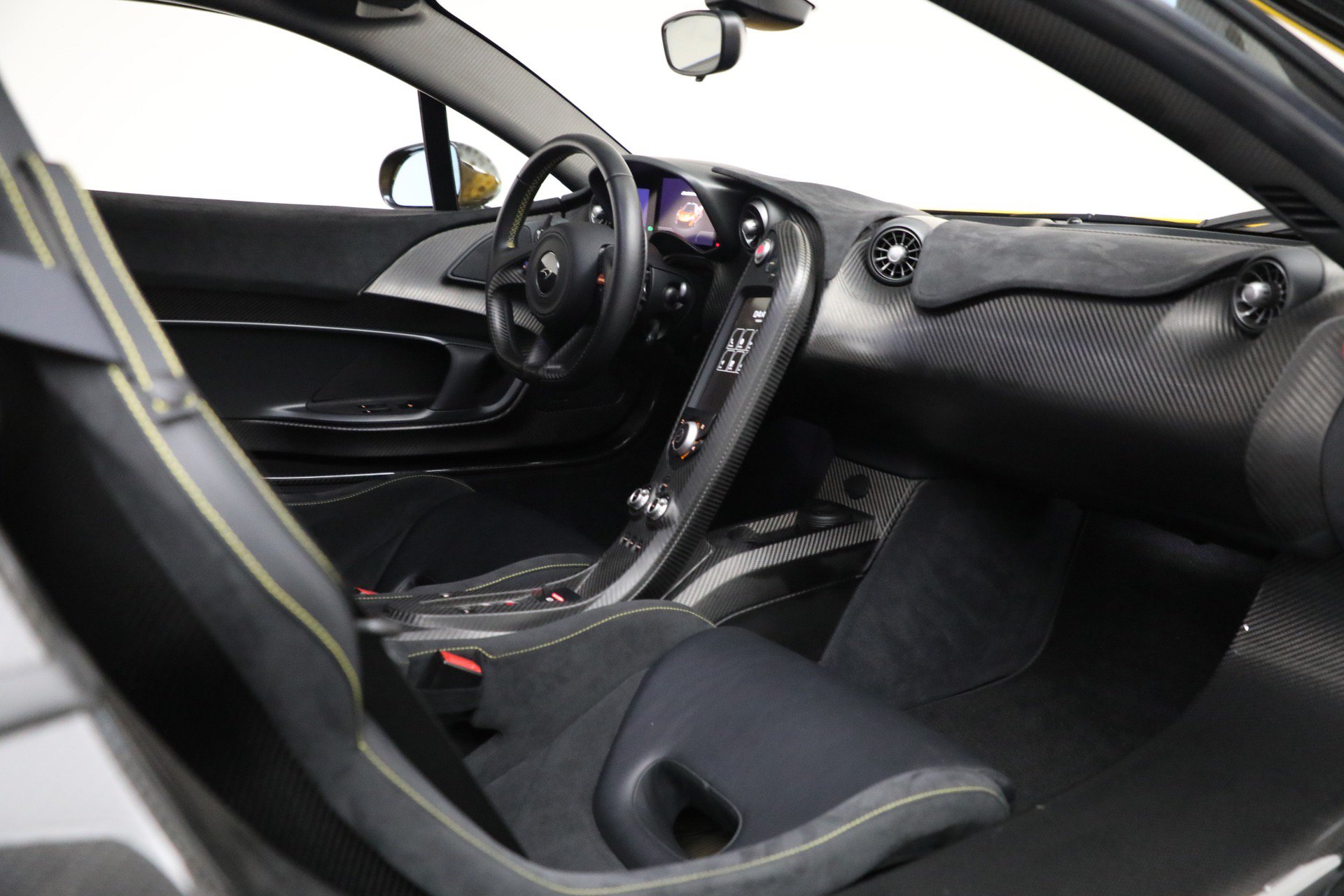 Used 2015 McLaren P1 photo 23