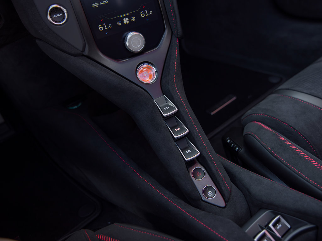 Used 2027 McLaren 750S Spider photo 19